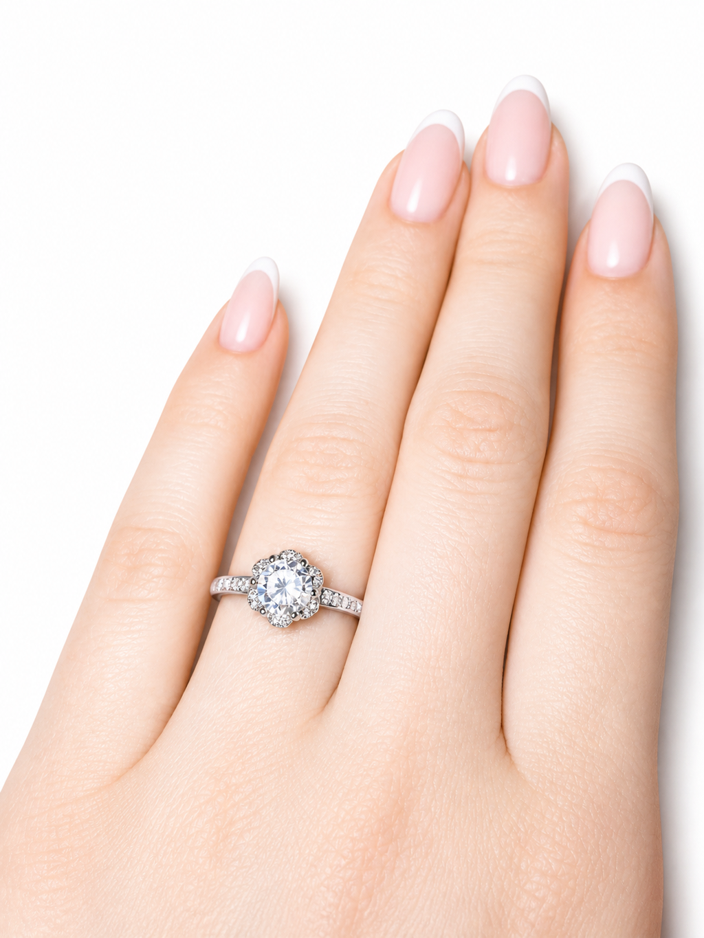 Flora Ring – Zirkonia mit Sechskrallen und floralem Pavé-Halo, Pavé-Schiene, Edelstahl mit Platinbeschichtung