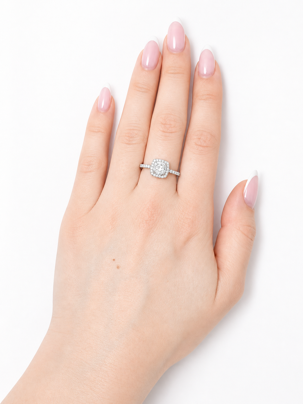 Selene Ring – Runder Zirkonia mit quadratischem Pavé-Halo und Pavé-Schiene, Edelstahl mit Platinbeschichtung
