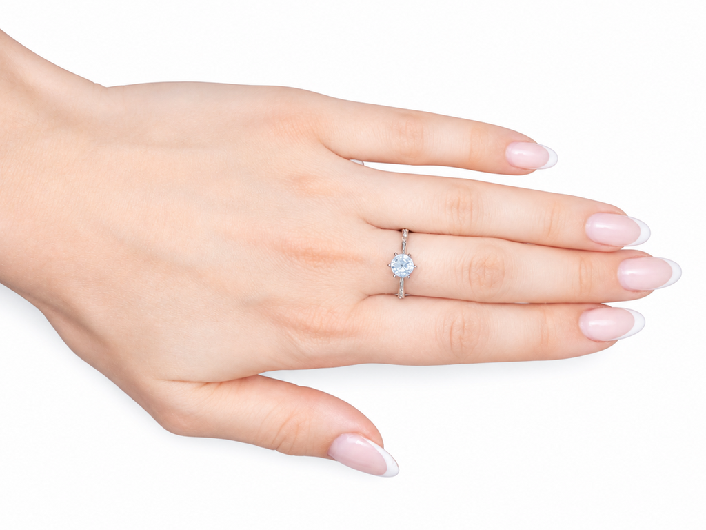 Aurora Ring – Zirkonia mit Sechskrallen, Pavé-Besatz auf zur Fassung hin verjüngender Ringschiene, Edelstahl mit Platinbeschichtung