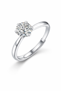 Asteria Ring – Klassischer Zirkonia-Solitär mit Sechskrallen auf glatter Ringschiene, Edelstahl mit Platinbeschichtung