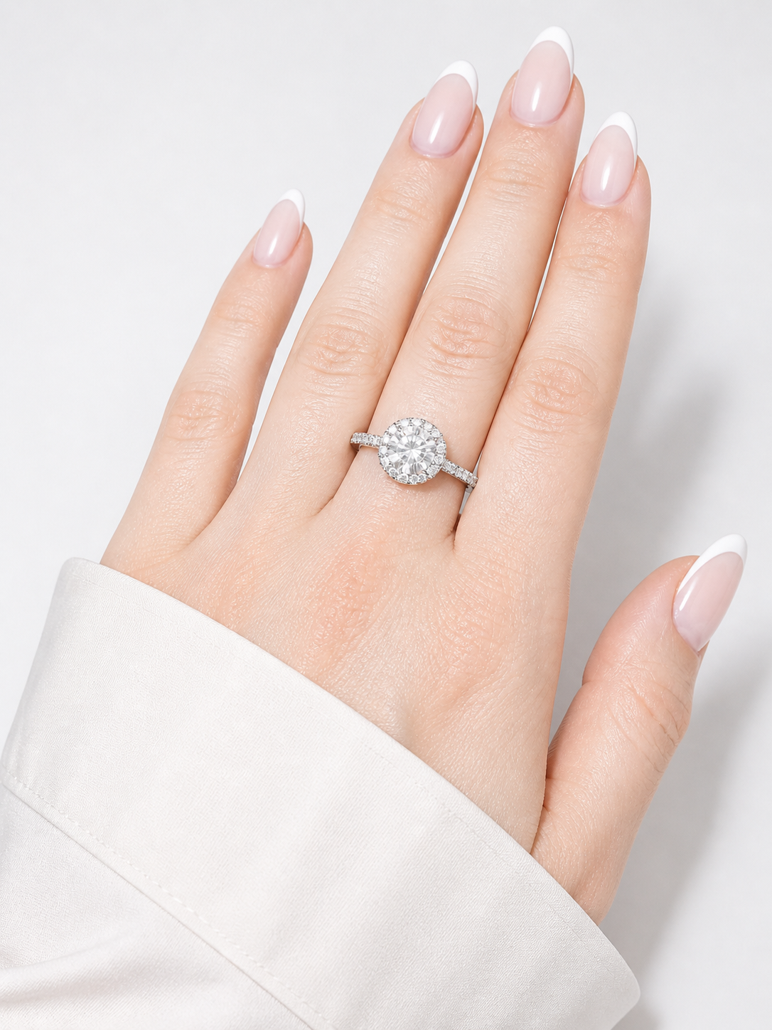 Persephone Ring – Zirkonia mit Halo-Fassung und Pavé-Besatz, Edelstahl mit Platinbeschichtung