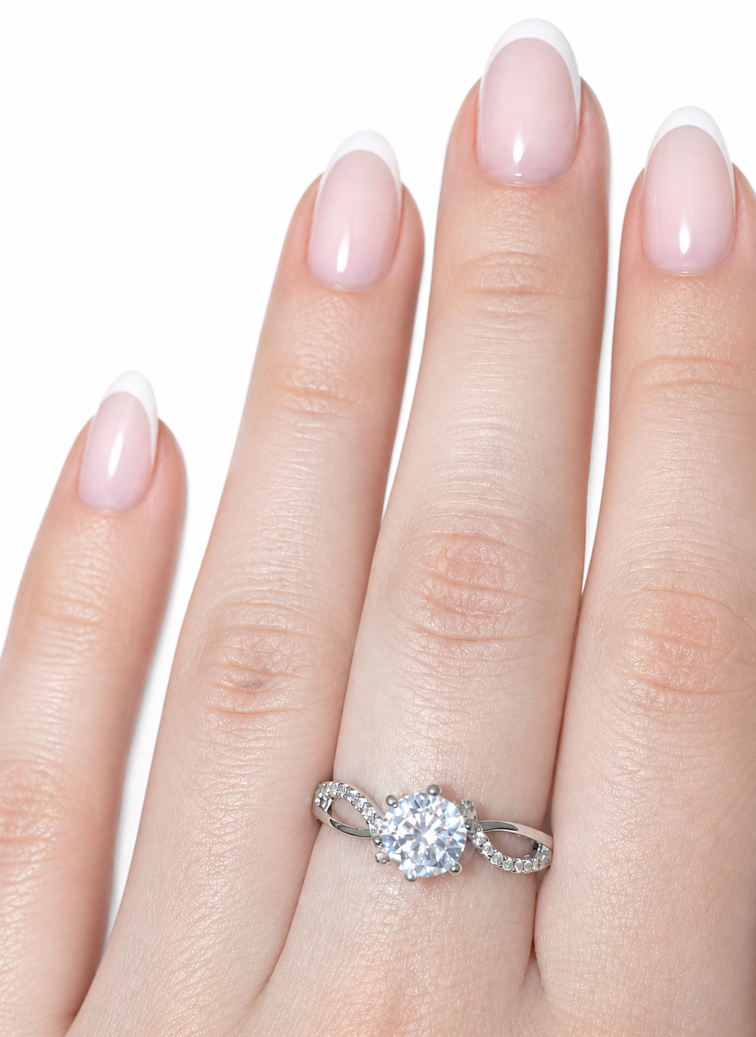 Calypso Ring – Zirkonia mit Sechskrallen und geteilter Ringschiene: eine Seite Pavé, eine Seite glatt poliert, Edelstahl mit Platinbeschichtung
