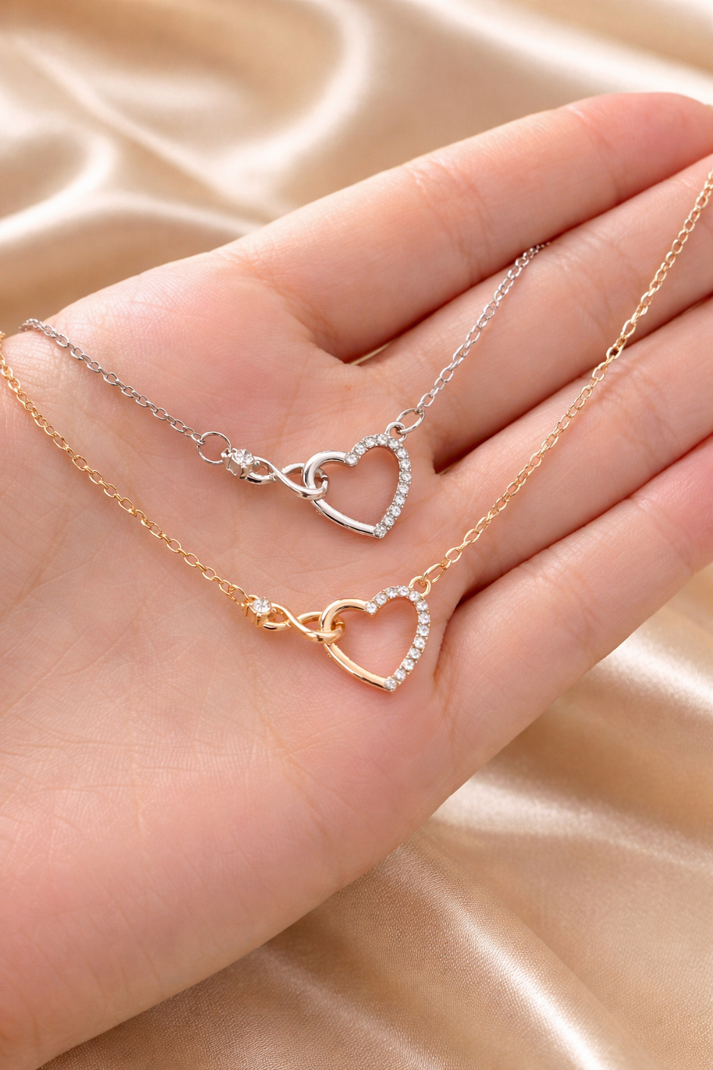 Amour Éternel Halskette – Edelstahl mit 18K Goldvergoldung oder in silberfarbener Ausführung – Herz Anhänger | Alextra Jewelry
