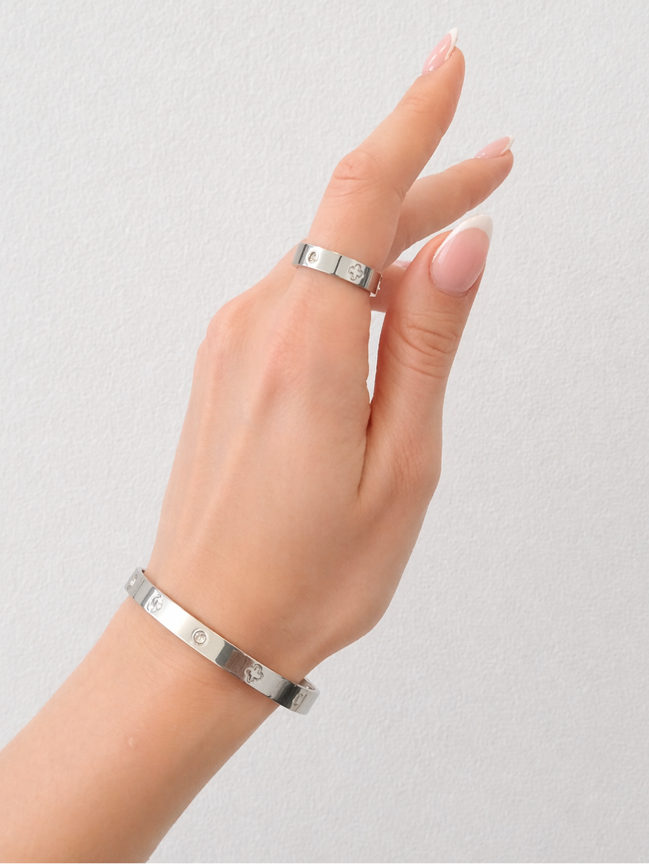 Chloé Set – Ring & Armband – Edelstahl mit 18K Goldvergoldung oder in silberfarbener Ausführung – Femmes Collection | Alextra Jewelry