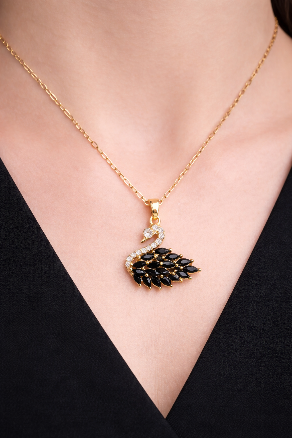 Cygne Éternel Collier – Edelstahl mit 18K Goldvergoldung – Schwan Anhänger Gold & Schwarz | Alextra Jewelry