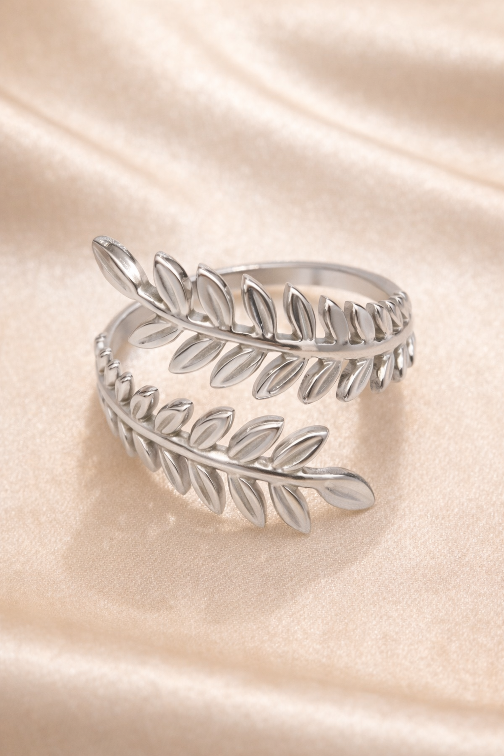 Feuille d'Amour Ring – Edelstahl in silberfarbener Ausführung – Offener Blattring | Alextra Jewelry