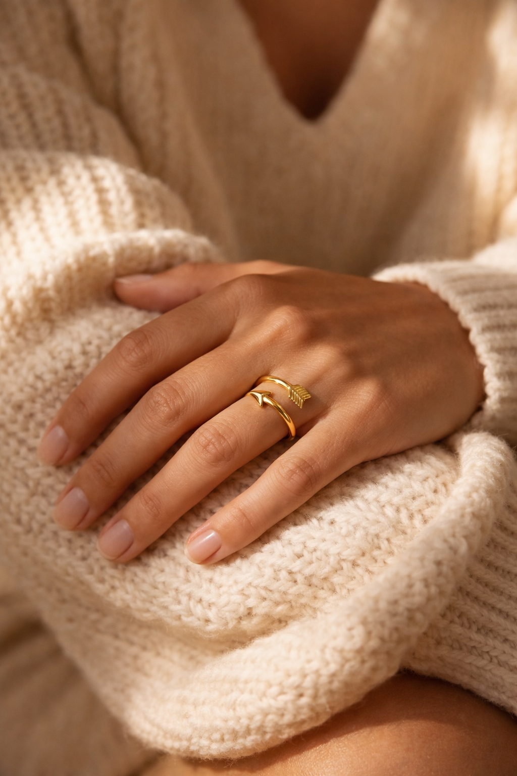 Pfeil d'Amour Ring – Edelstahl mit 18K Goldvergoldung – Offener Pfeilring | Alextra Jewelry