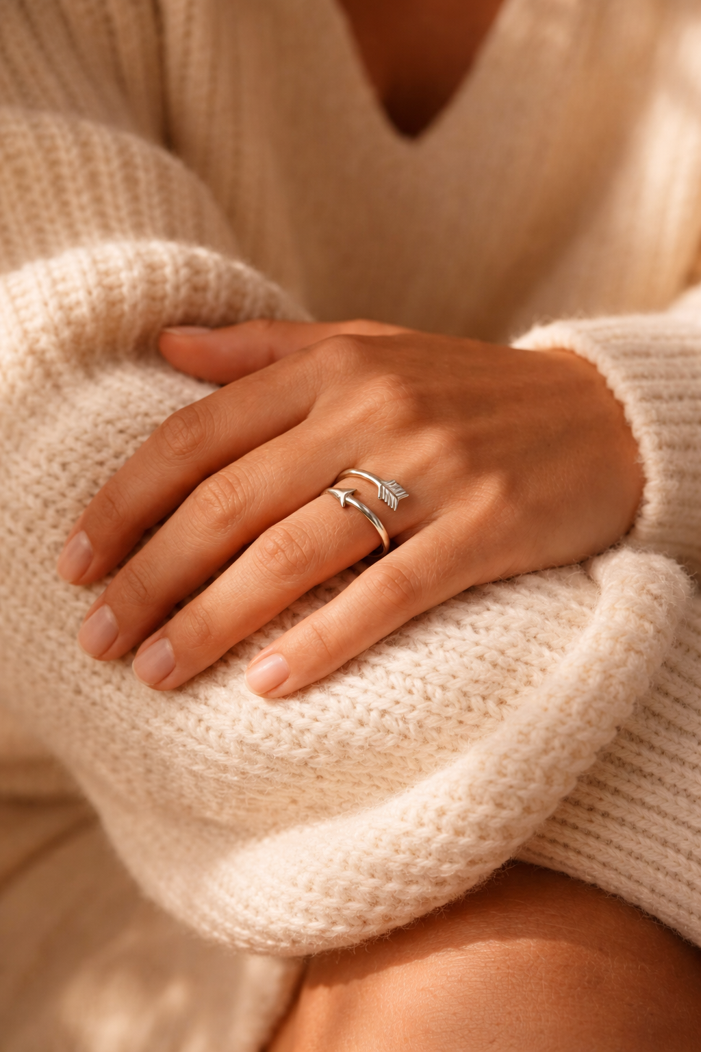 Pfeil d'Amour Ring – Edelstahl in silberfarbener Ausführung – Offener Pfeilring | Alextra Jewelry