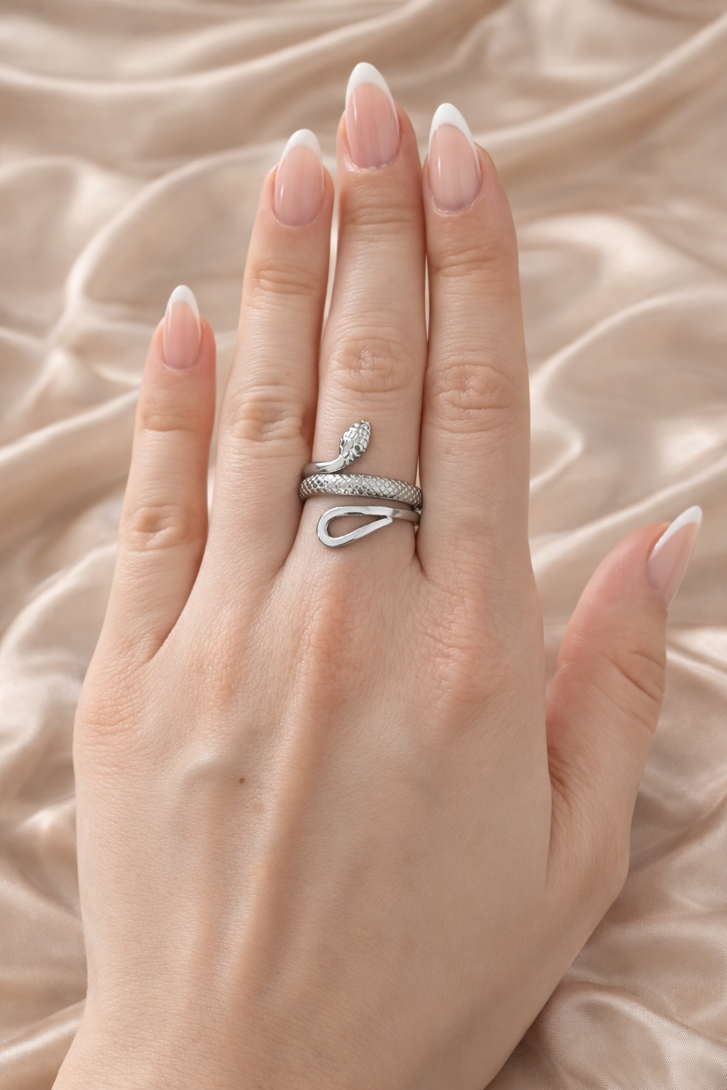 Serpentine Ring – Edelstahl in silberfarbener Ausführung – Schlangen-Design | Alextra Jewelry