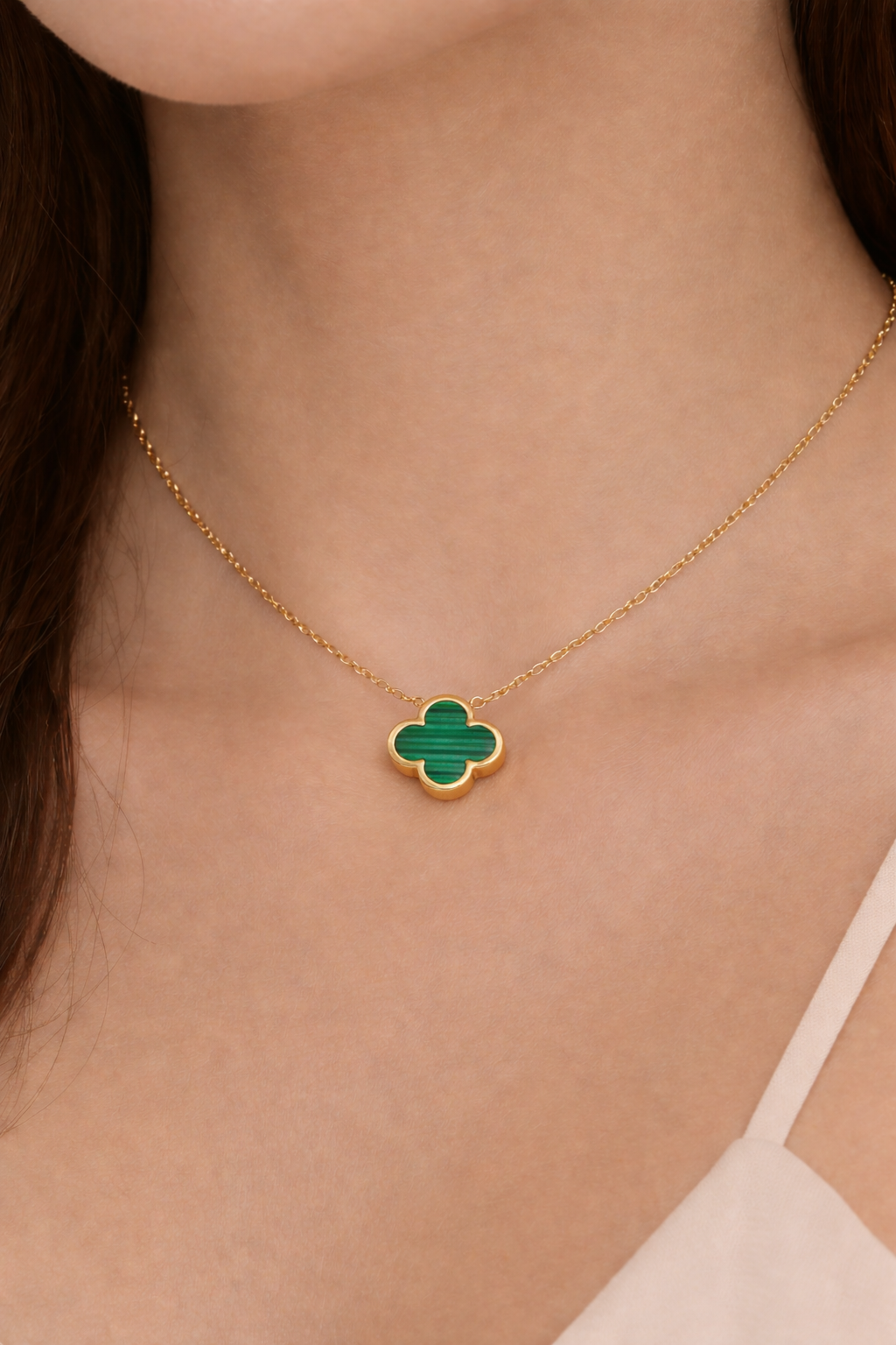 Trèfle Malachite Halskette – Edelstahl mit 18K Goldvergoldung – Kleeblatt & Malachit | Alextra Jewelry