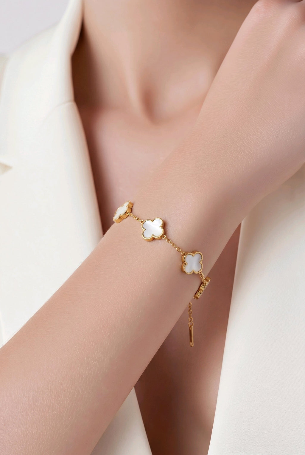 Trèfle Nacré Armband – Edelstahl mit 18K Goldvergoldung – Kleeblatt & Perlmutt | Alextra Jewelry