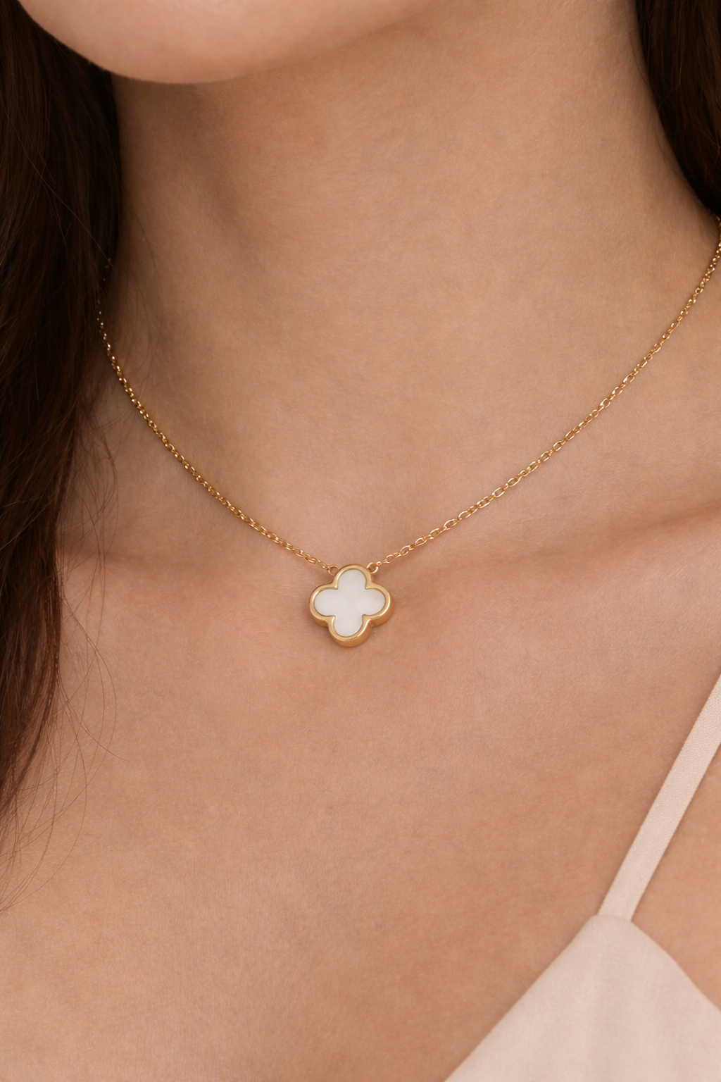 Trèfle Nacré Halskette – Edelstahl mit 18K Goldvergoldung – Kleeblatt & Perlmutt | Alextra Jewelry