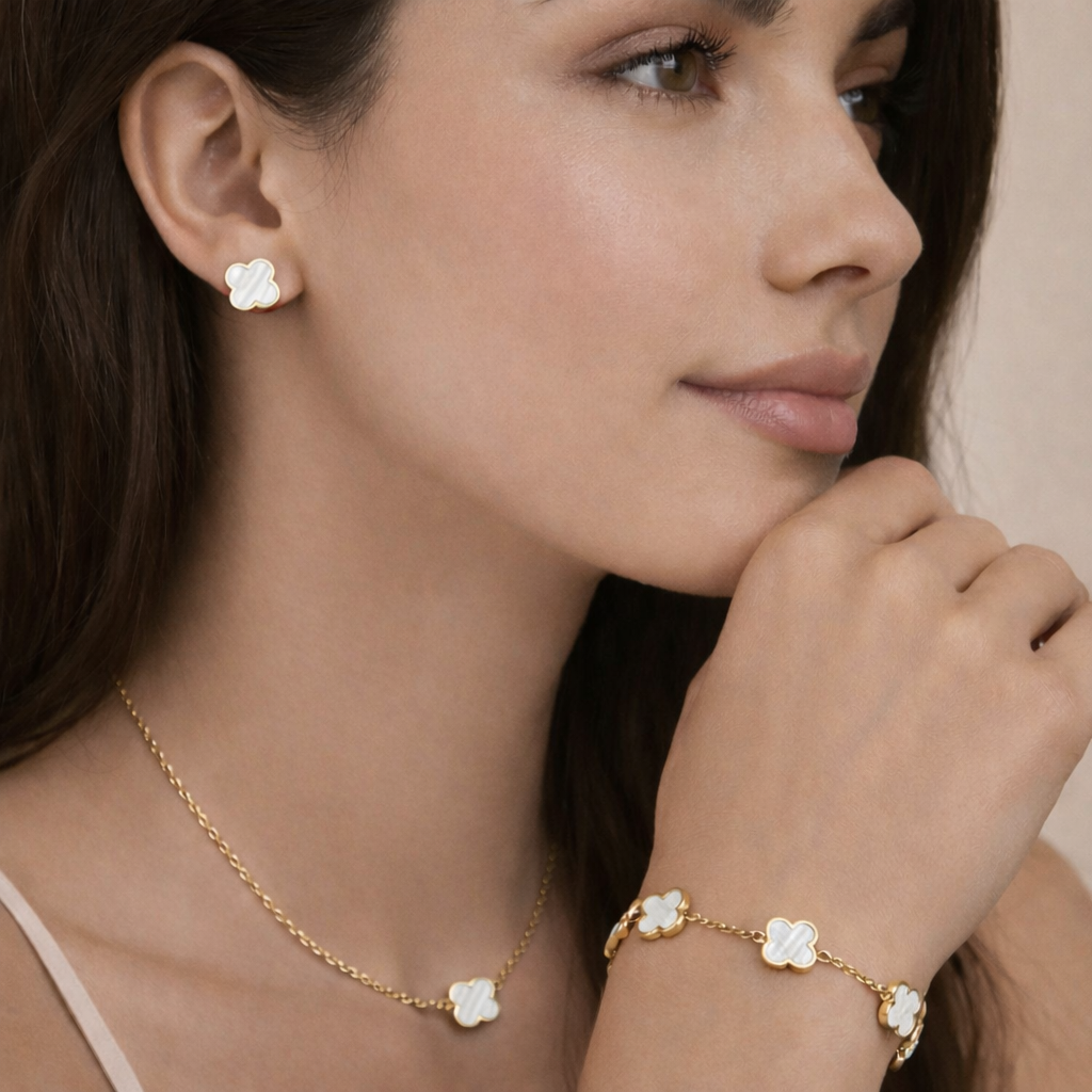 Trèfle Nacré Set – Edelstahl mit 18K Goldvergoldung – Kleeblatt & Perlmutt | Alextra Jewelry