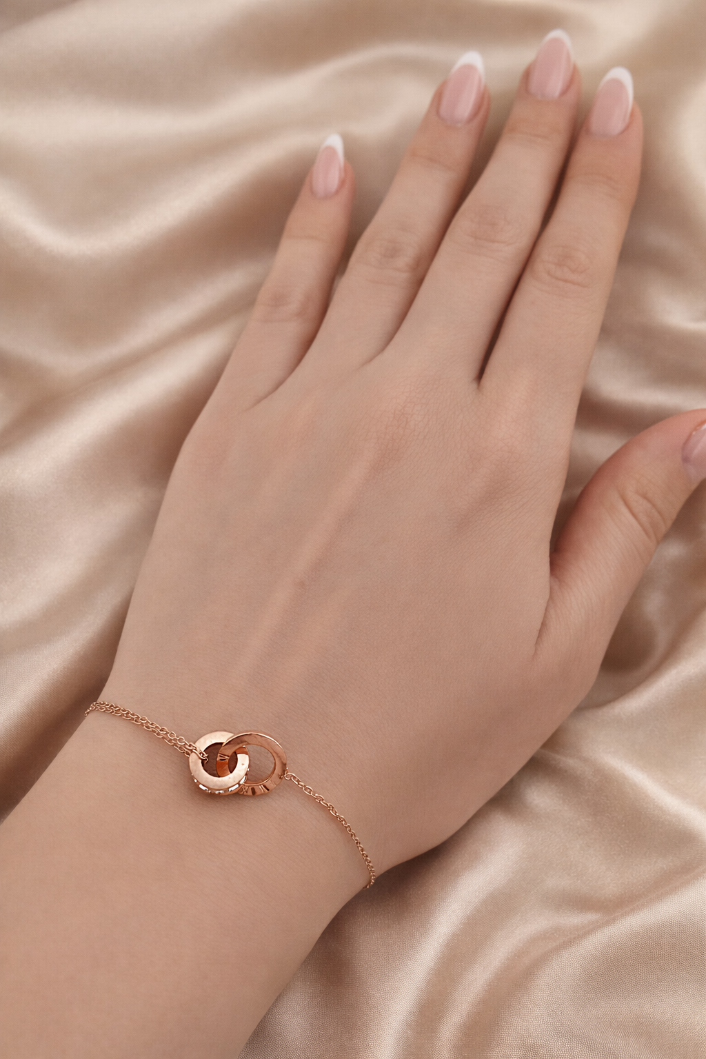 Tempus Éternel Armband – Edelstahl mit 18K Vergoldung oder in silberfarbener Ausführung – Römische Ziffern | Alextra Jewelry
