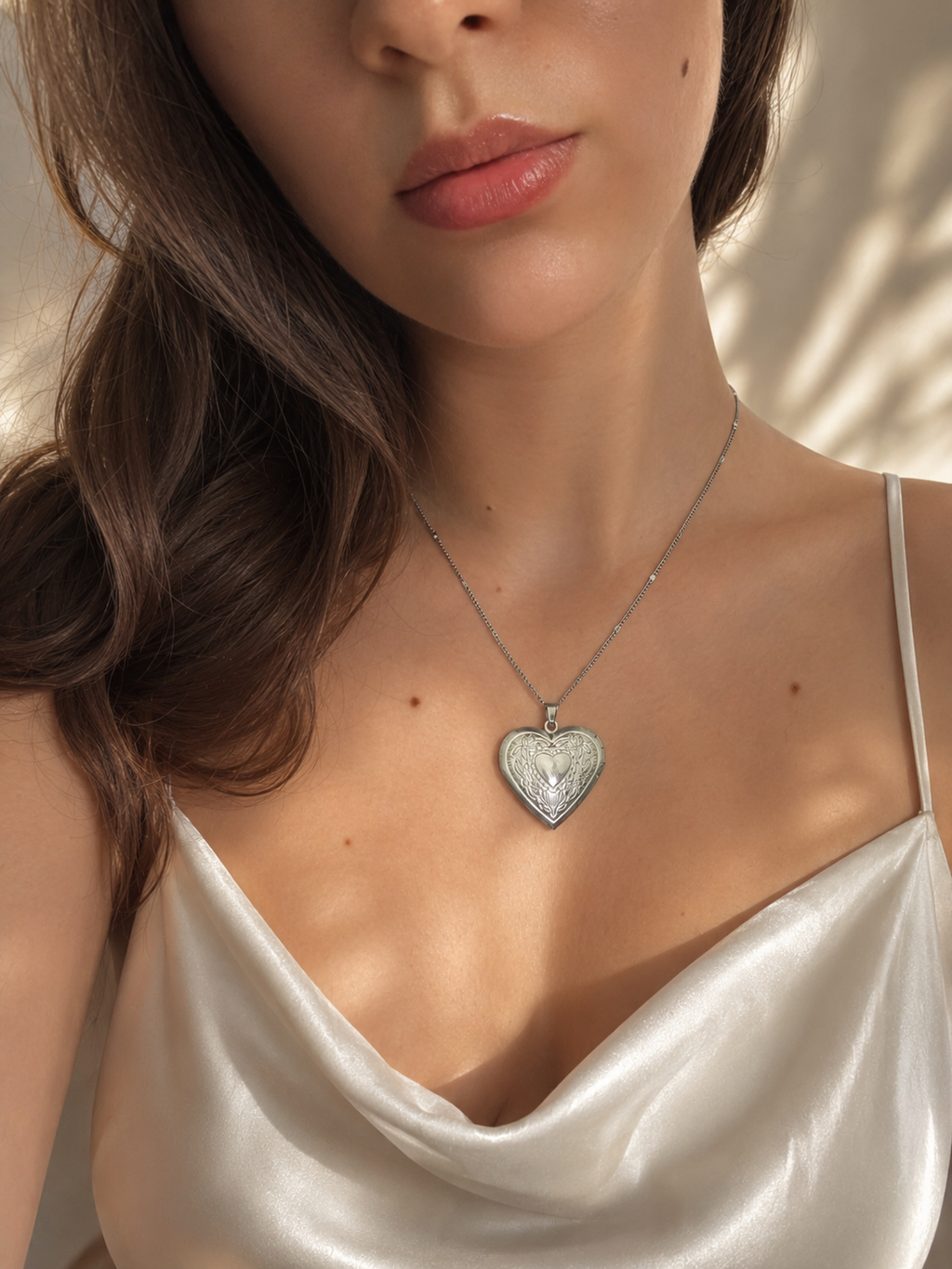Herzmedaillon Halskette – Öffnender Herzanhänger mit Gravur | Alextra Jewelry