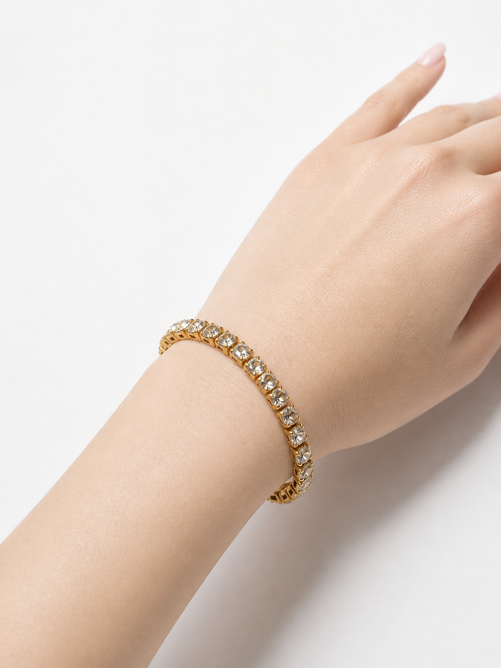 Carré Armband – Goldenes Tennisarmband mit großen Zirkonia-Kristallen