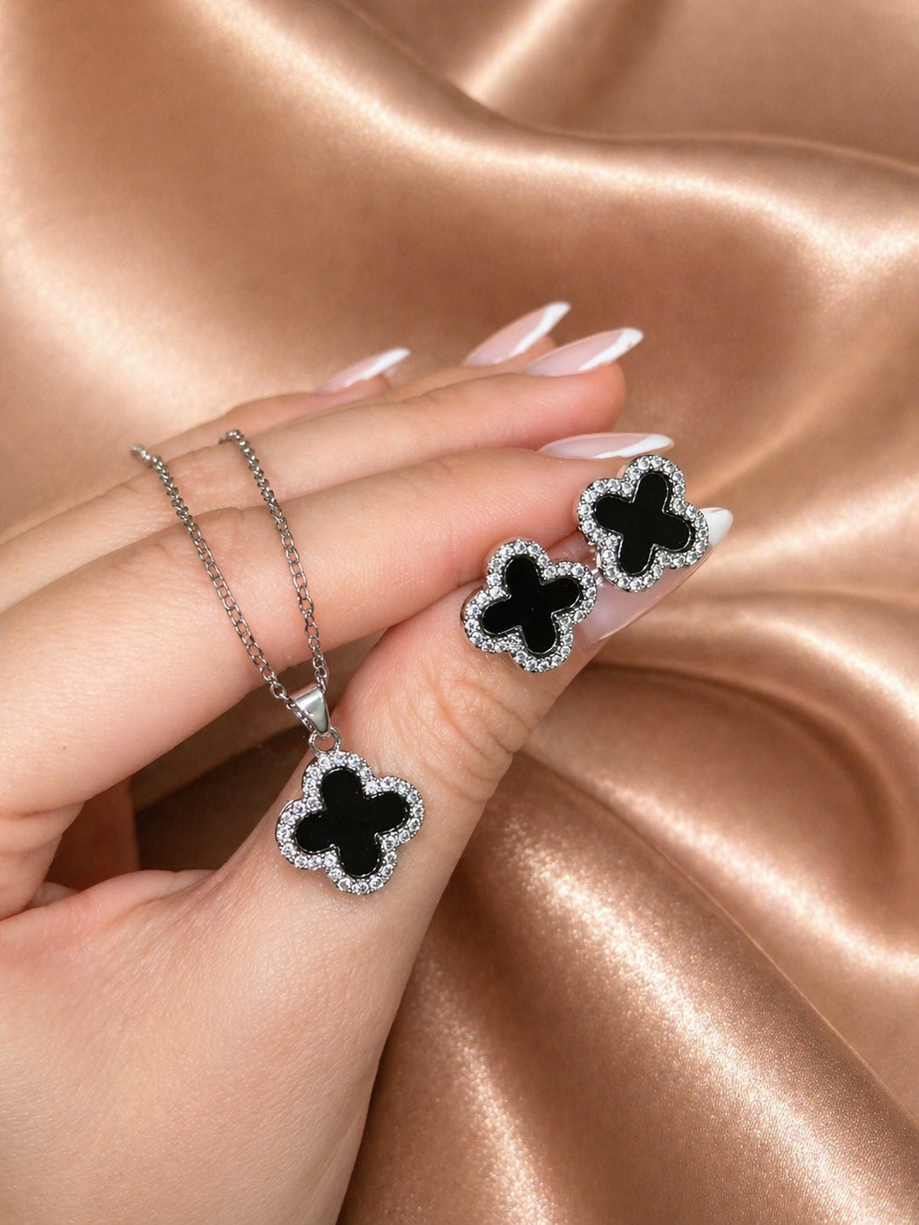 Trèfle Noir Luxe Set