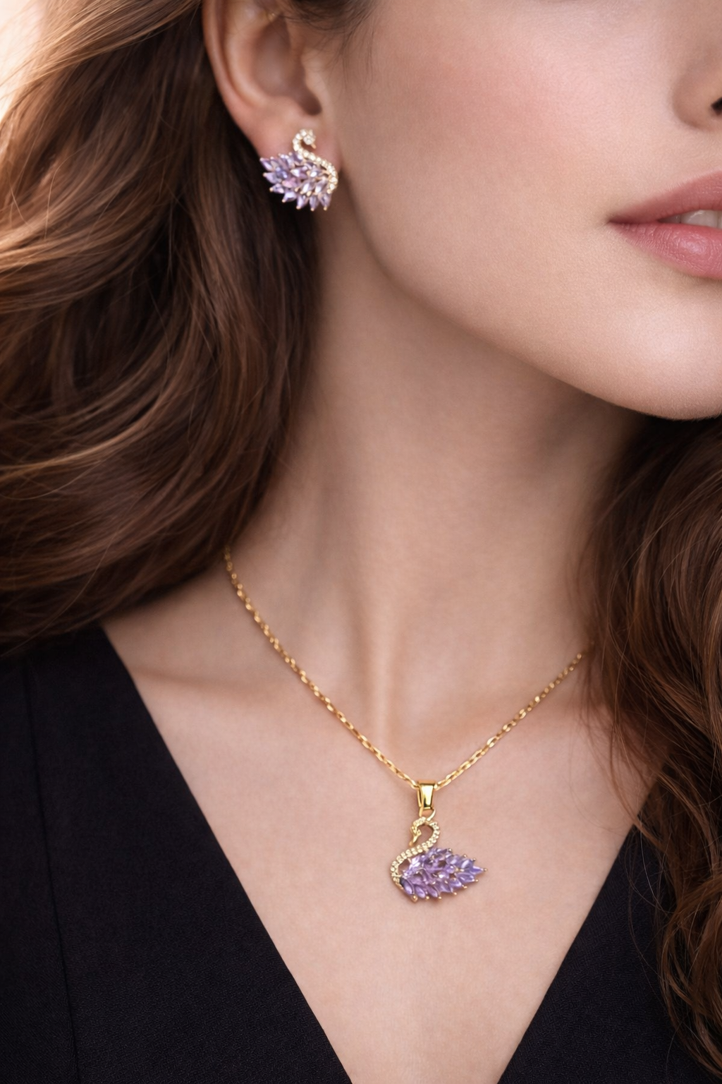 Cygne Éternel Parure – Gold & Flieder