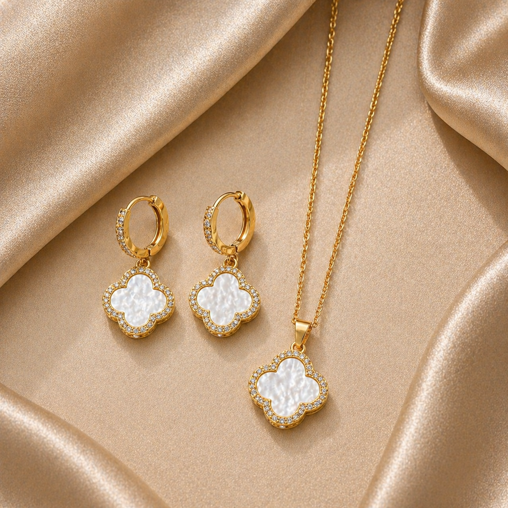 Trèfle Nacré Set – Gold, Perlmutt-Kleeblatt Ohrringe und Collier mit Zirkonia, 18K Goldvergoldung