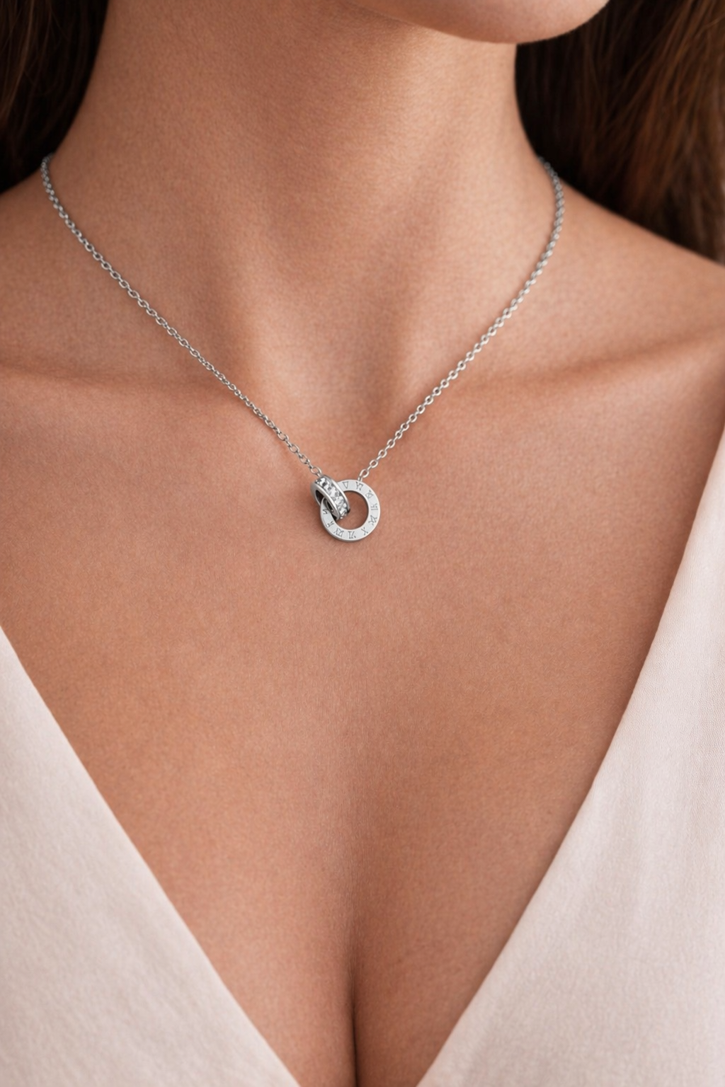 Tempus Éternel Halskette – Edelstahl mit 18K Vergoldung oder in silberfarbener Ausführung – Römische Ziffern | Alextra Jewelry