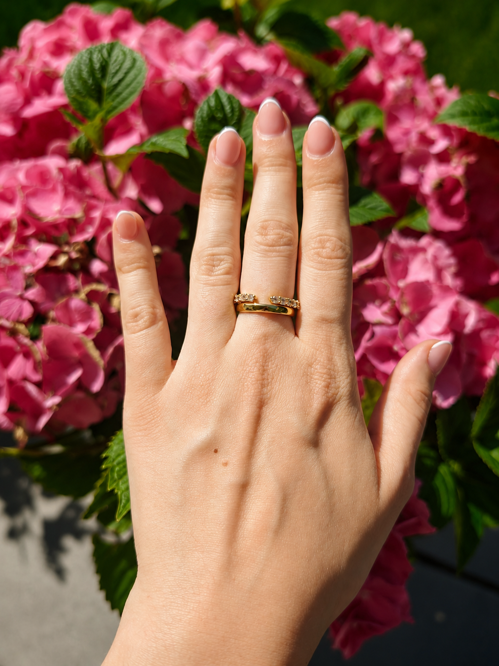 Royal Icon Ring Set – Detailansicht an der Hand