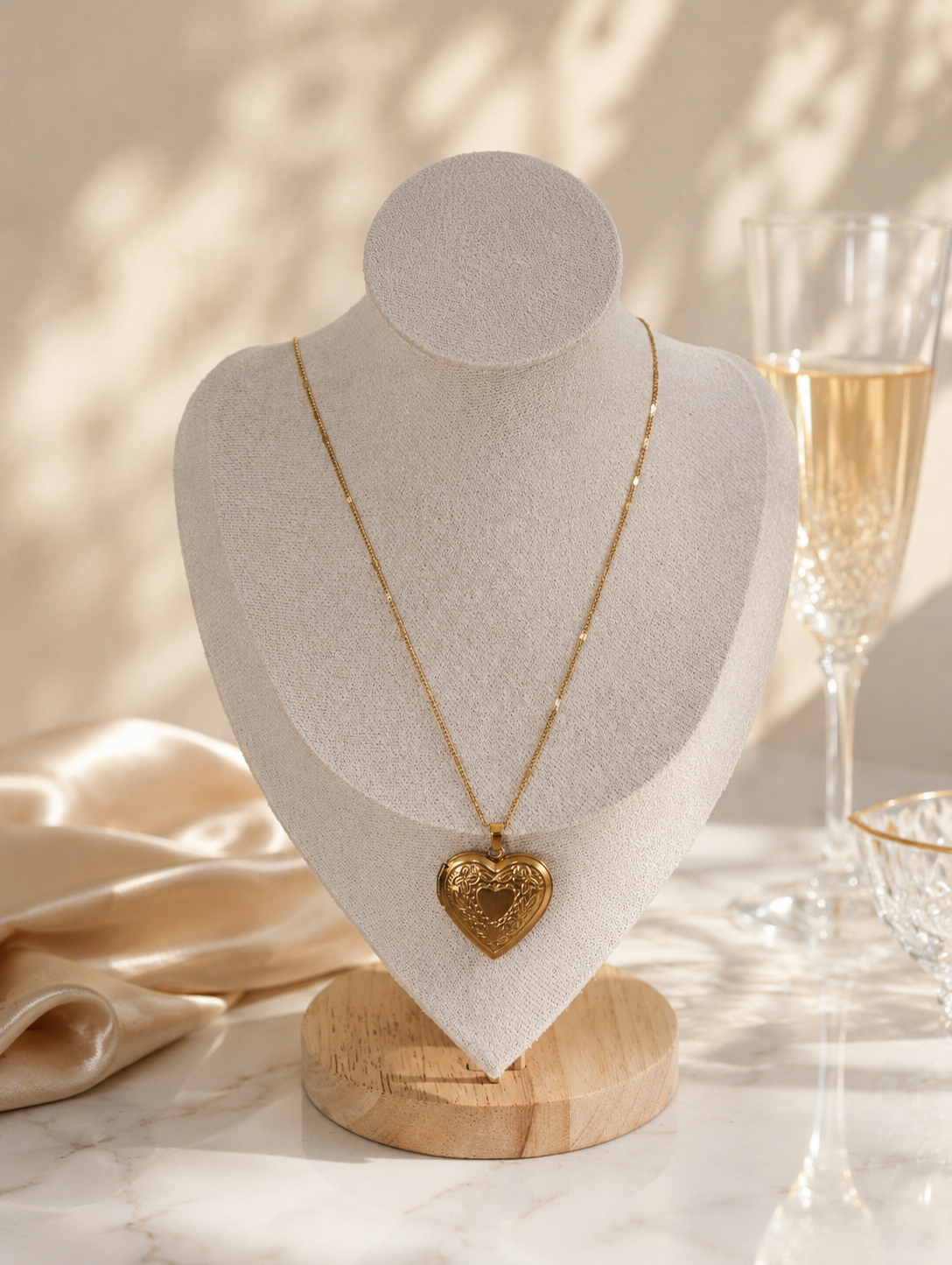 Herzmedaillon Halskette – Öffnender Herzanhänger mit Gravur | Alextra Jewelry