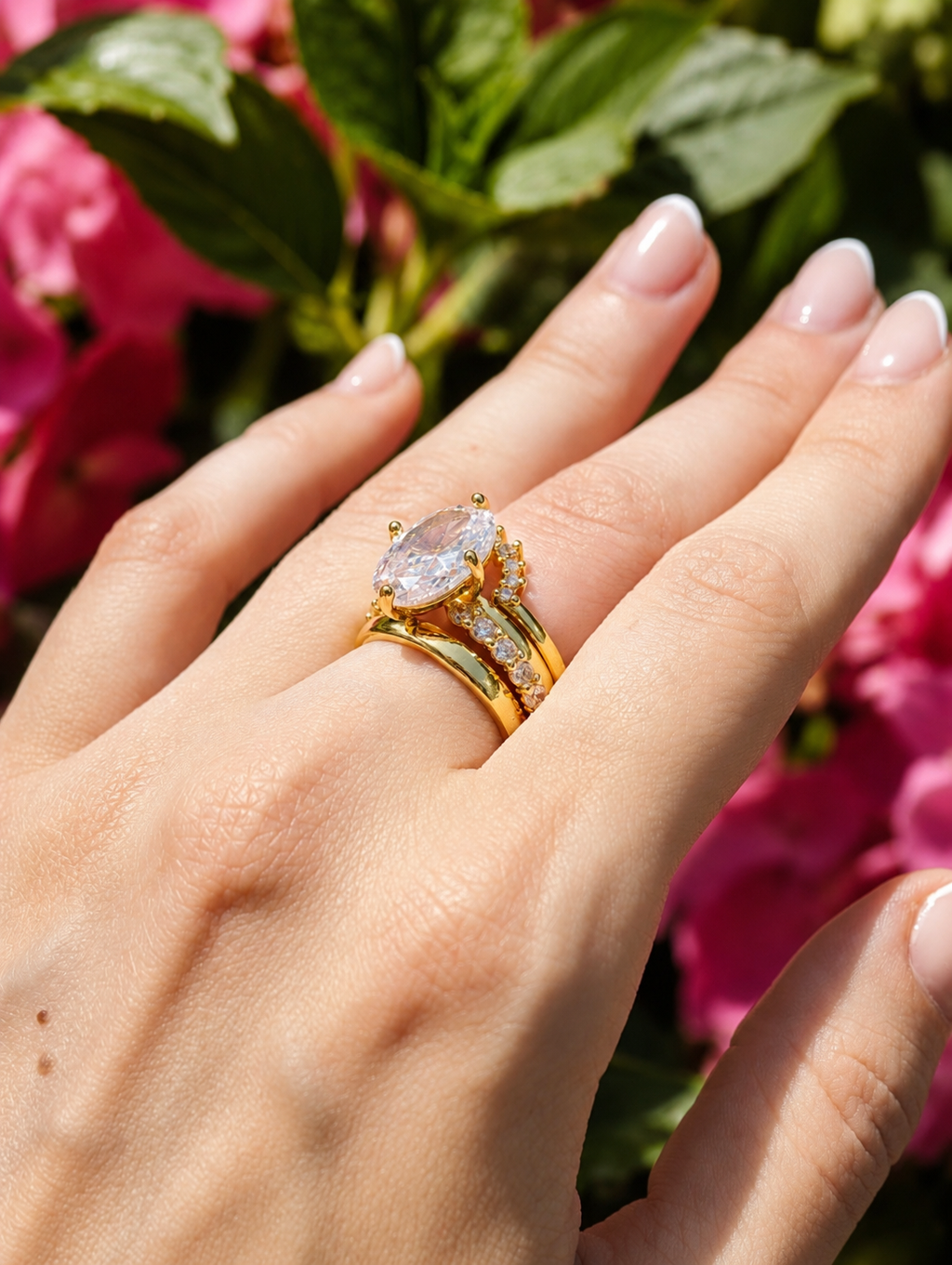 Royal Icon Ring Set – Seitenansicht an der Hand