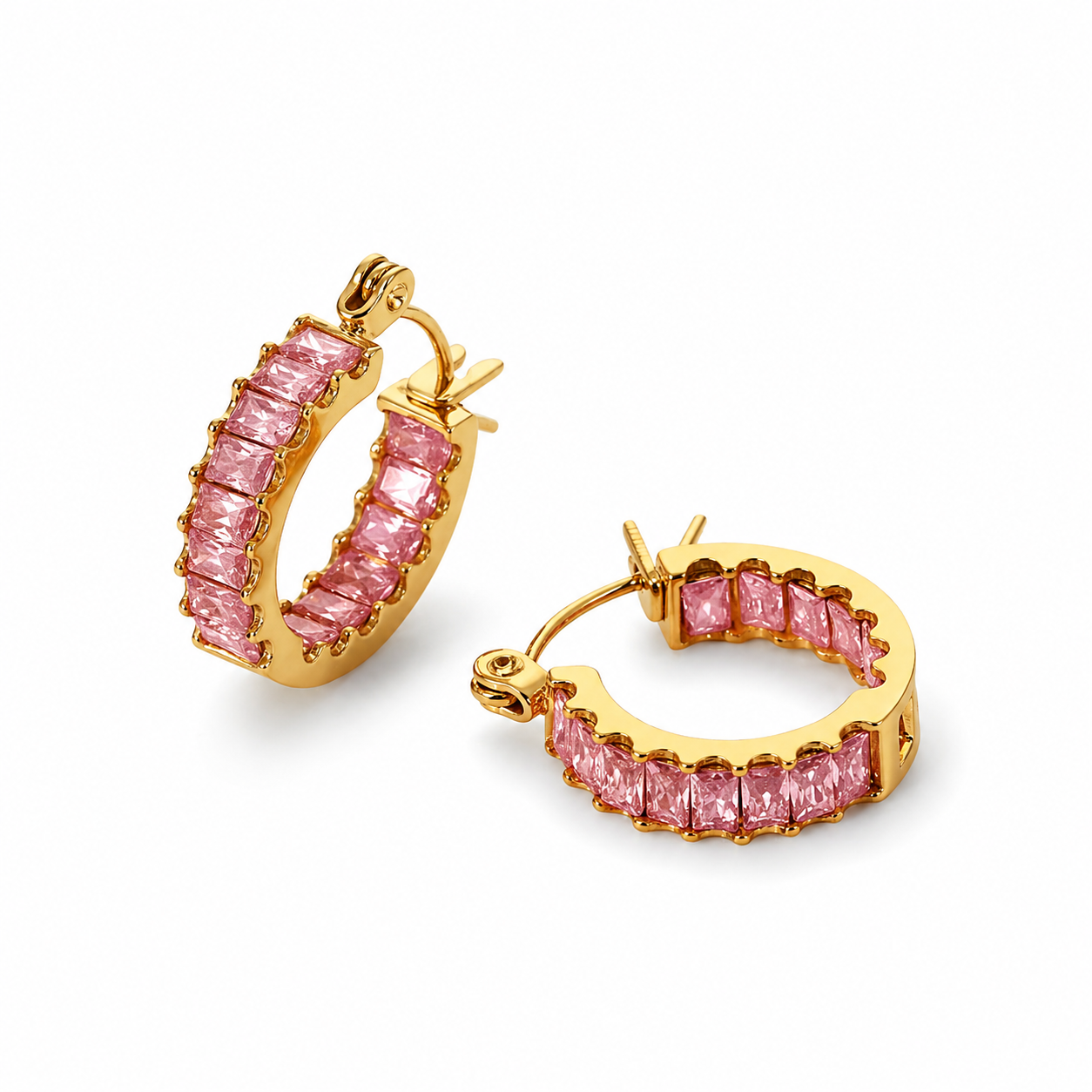 Aurore Rose Creolen – Creolen mit rosa Baguette-Zirkonias und 18K Goldvergoldung | Alextra Jewelry