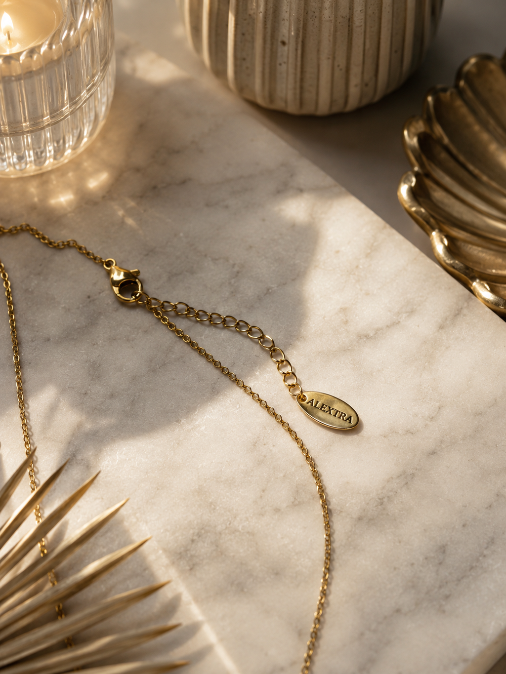 Sonnen Collier mit Sonnenanhänger aus Edelstahl mit 18K Goldvergoldung von Alextra Jewelry