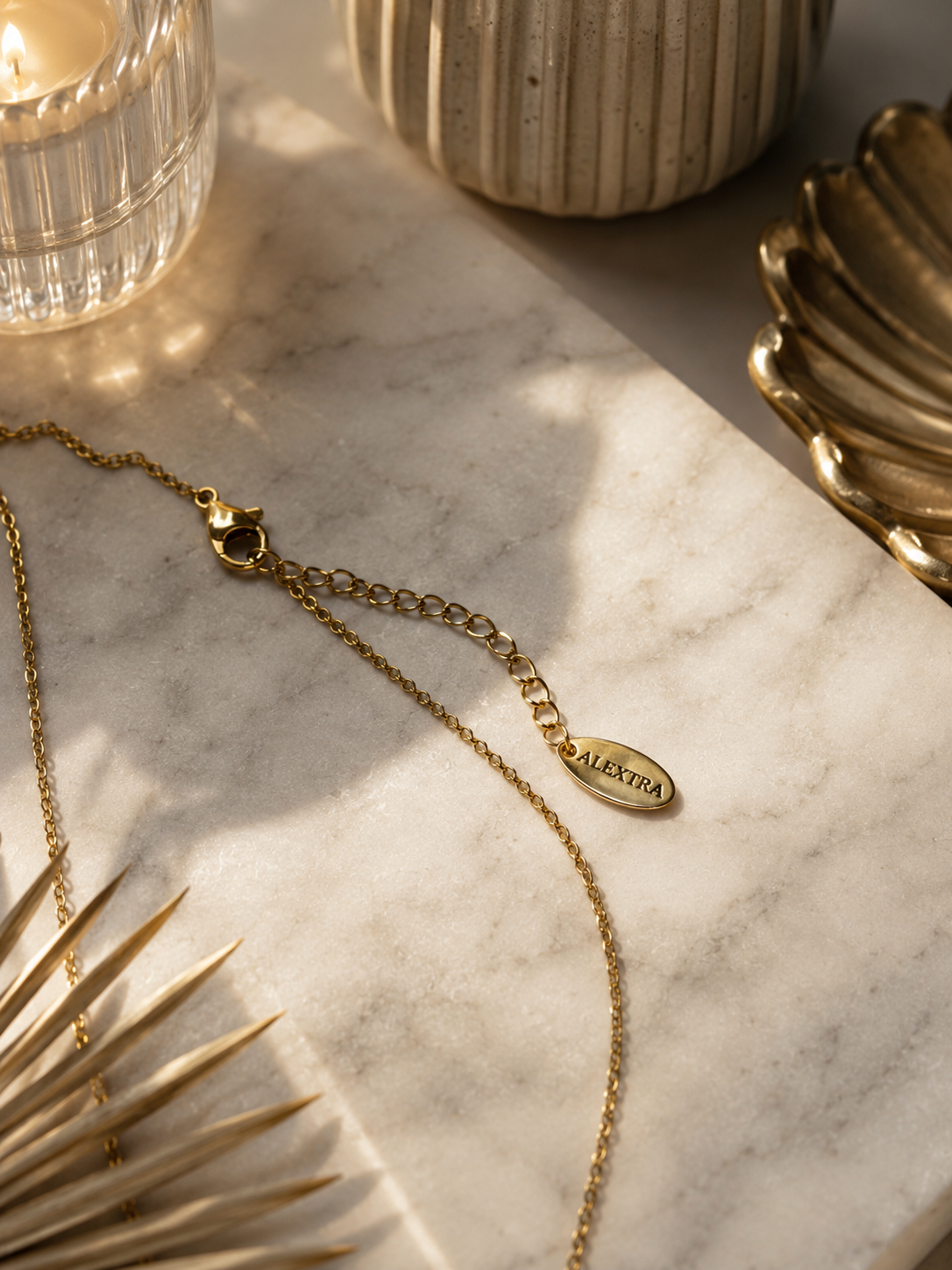 Sonnen Collier mit Sonnenanhänger aus Edelstahl mit 18K Goldvergoldung von Alextra Jewelry