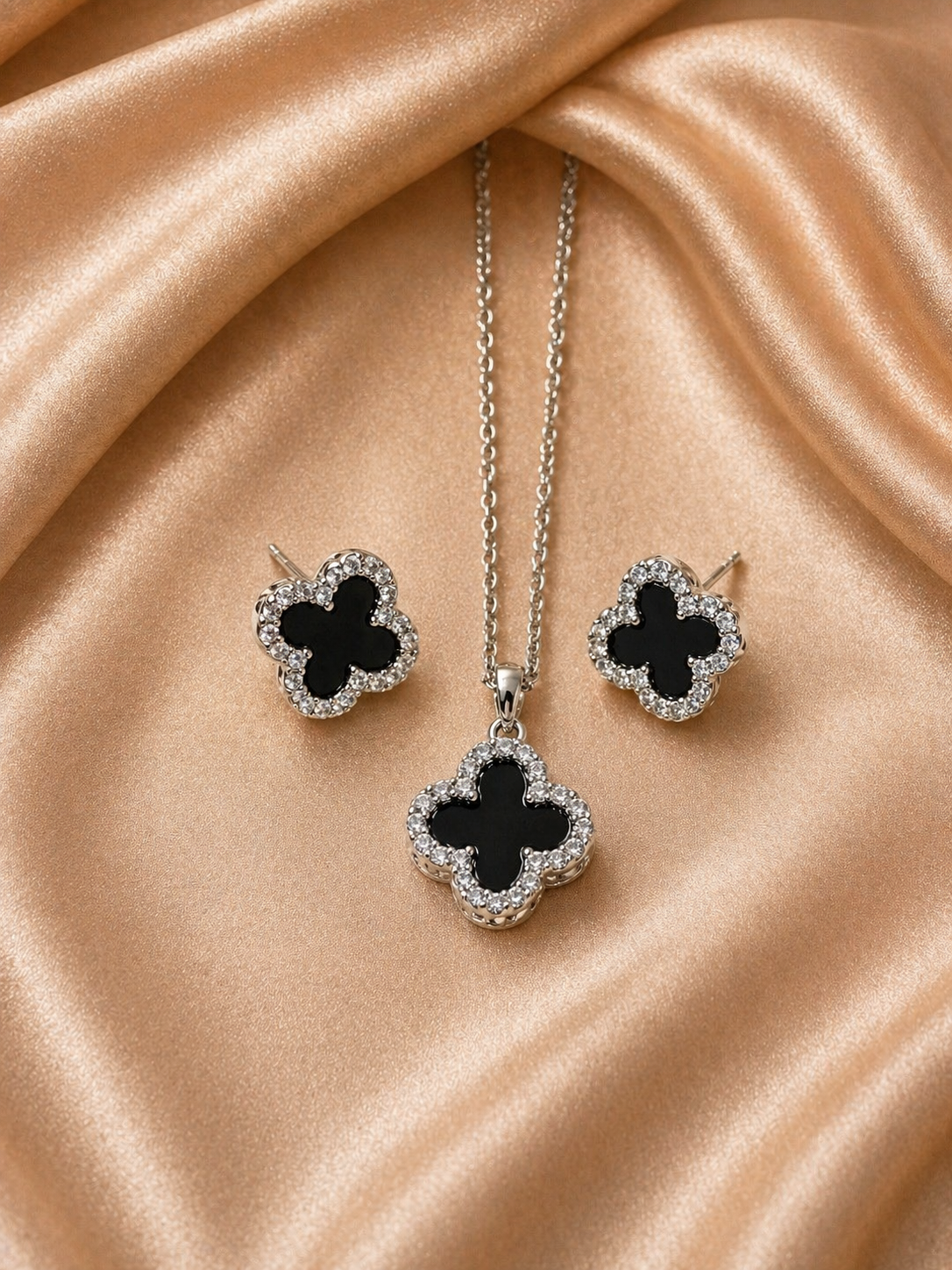 Trèfle Noir Luxe Set