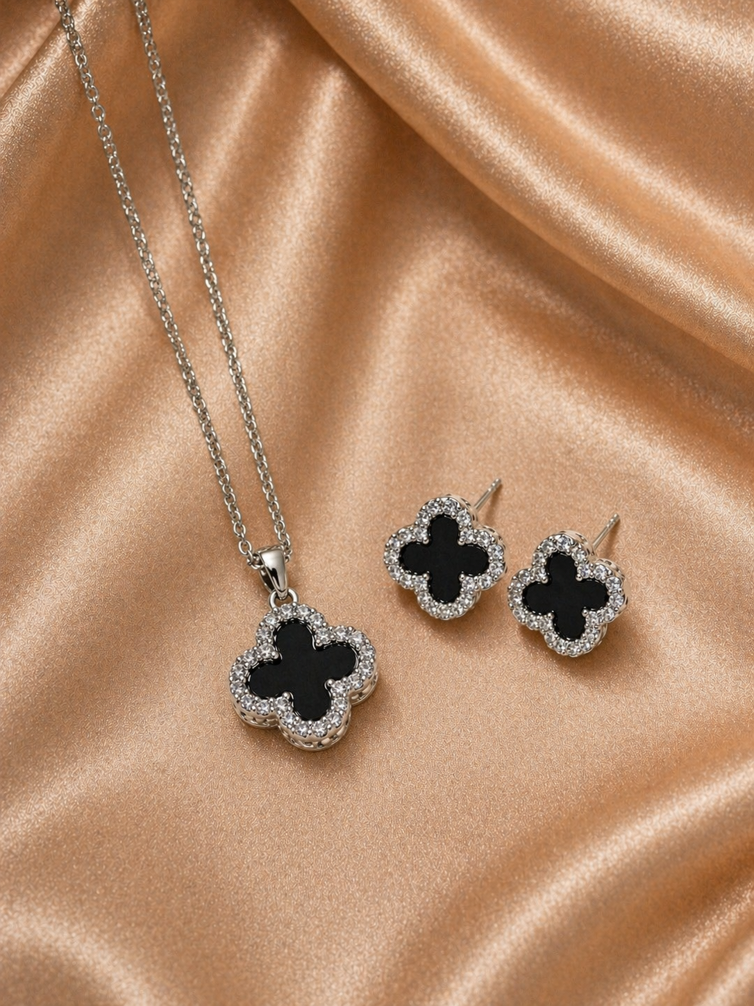 Trèfle Noir Luxe Set