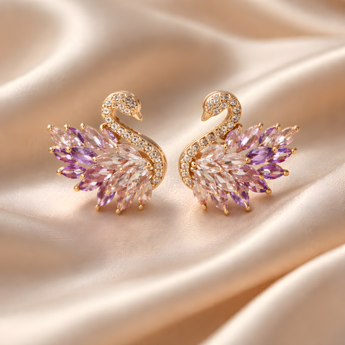 Cygne Éternel Ohrringe – Edelstahl mit 18K Goldvergoldung – Gold & Flieder | Alextra Jewelry