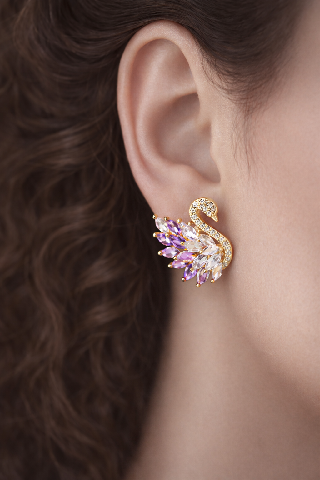 Cygne Éternel – Gold & Flieder